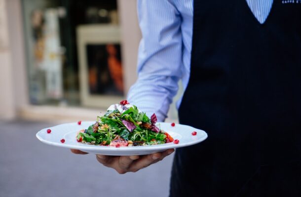 Dobra odzież gastronomiczna i robocza – czym powinna się wyróżniać?