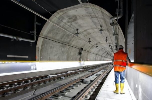 Odzież odblaskowa – gdzie jest niezbędna i kto musi ją zapewnić?