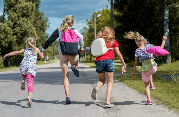 Plecak dla dziecka do szkoły – jaki wzór wybrać w zależności od wieku